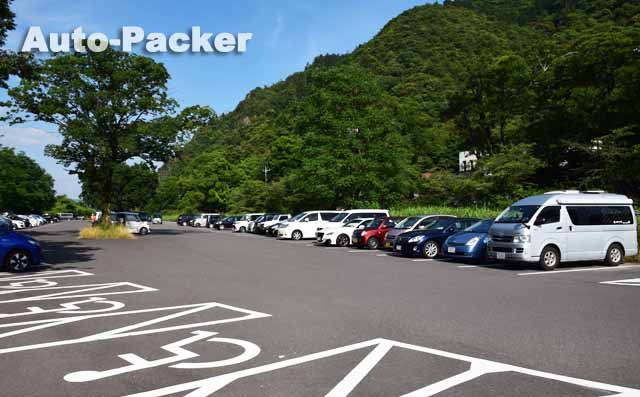 岐阜公園　鏡岩駐車場