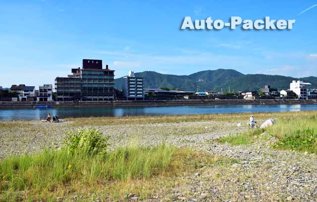 長良川　鏡岩緑地河原