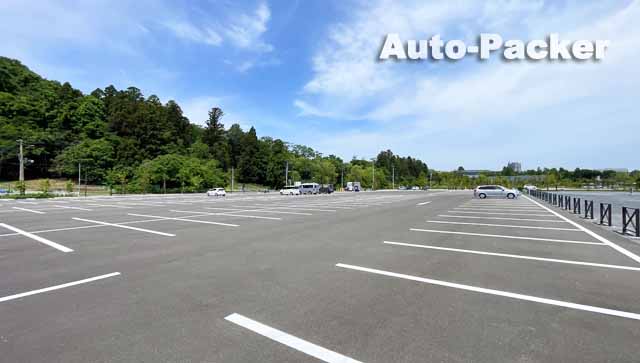 青葉山公園仙臺緑彩館駐車場