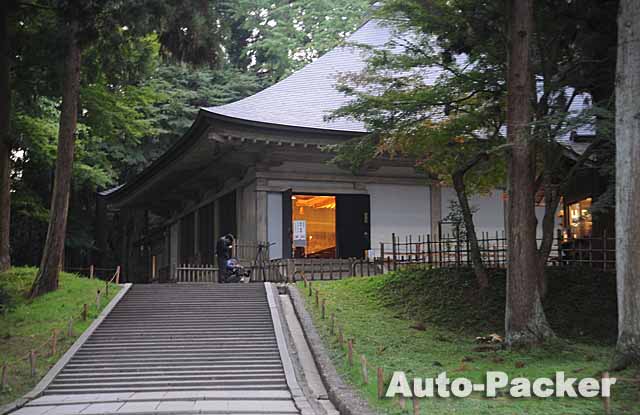 中尊寺　金色堂