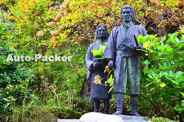 宮本武蔵・お通の像